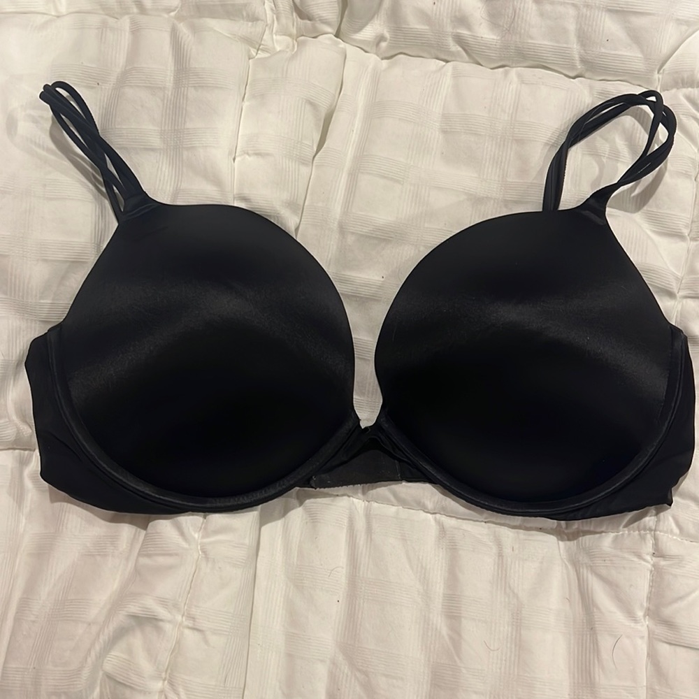 Victoria Secret very sexy push up 38DD.  Limited wear special occasion bra.